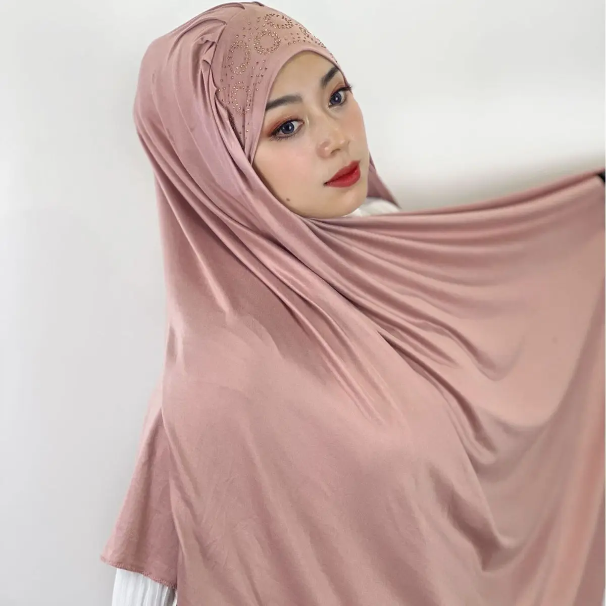 

2024 New Women Jersey Scarf Soft Plain Instant Hijab Shawls and Wrap Foulard Femme Muslim Hijabs Ready To Wear Headscarf Scarves