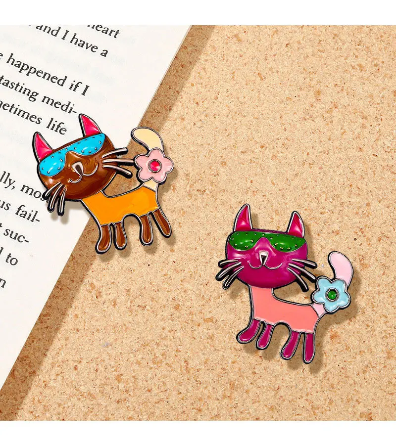 Charming Cat Shaped Vintage Brooch for Women