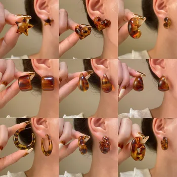 Fashion Acrylic Leopard Print Earrings For Women Jewelry 2025 Trending New Women's Vintage Coffee Color Earrings Autumn Winter