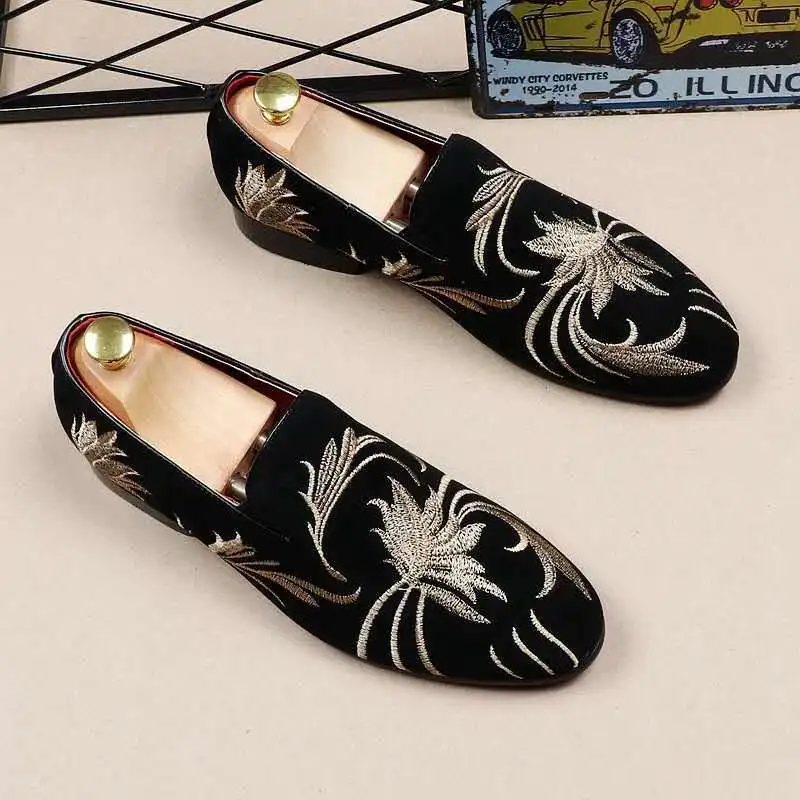 Men Suede Leather Shoes Designer Embroidery Men Loafers Luxury High Quality Moccasins Brand Party Wedding Shoes Men Flats 2026
