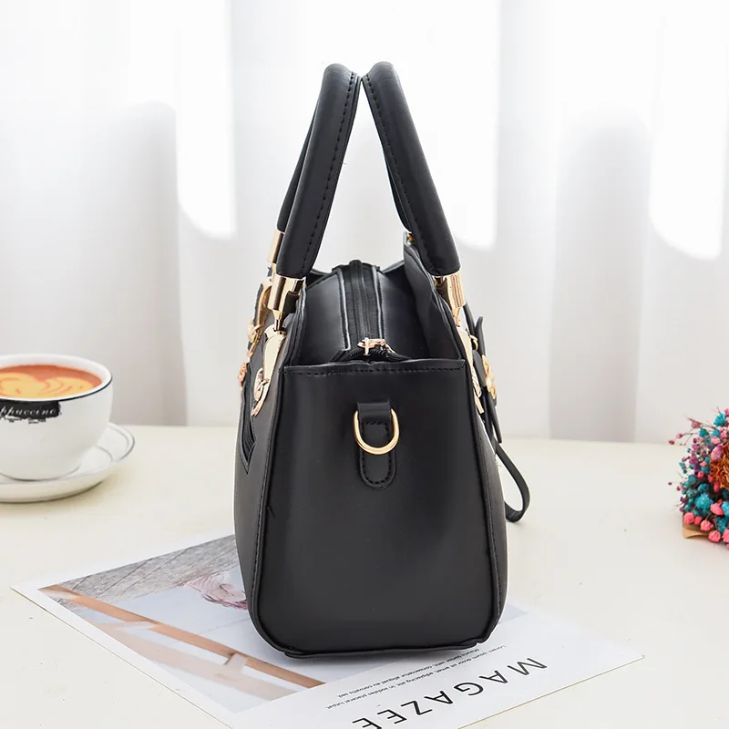 Lady Handbag Brand Designer Messenger Bag Embroidered Flower Large Capacity Shoulder Bag Small Square women shoulder bag women messenger bag
