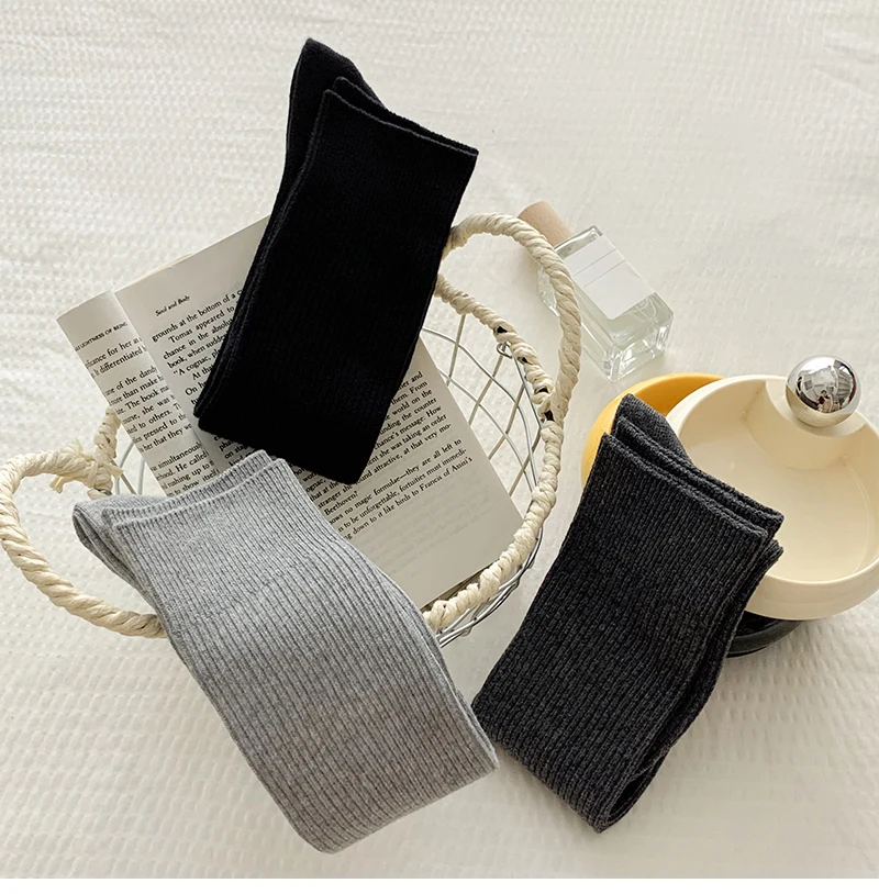 Description Picture 6 of itemFashion Women Stockings New Autumn Solid Color Casual Plain Knee High Socks Women's Japanese Style Loose Long Socks Female Comfy