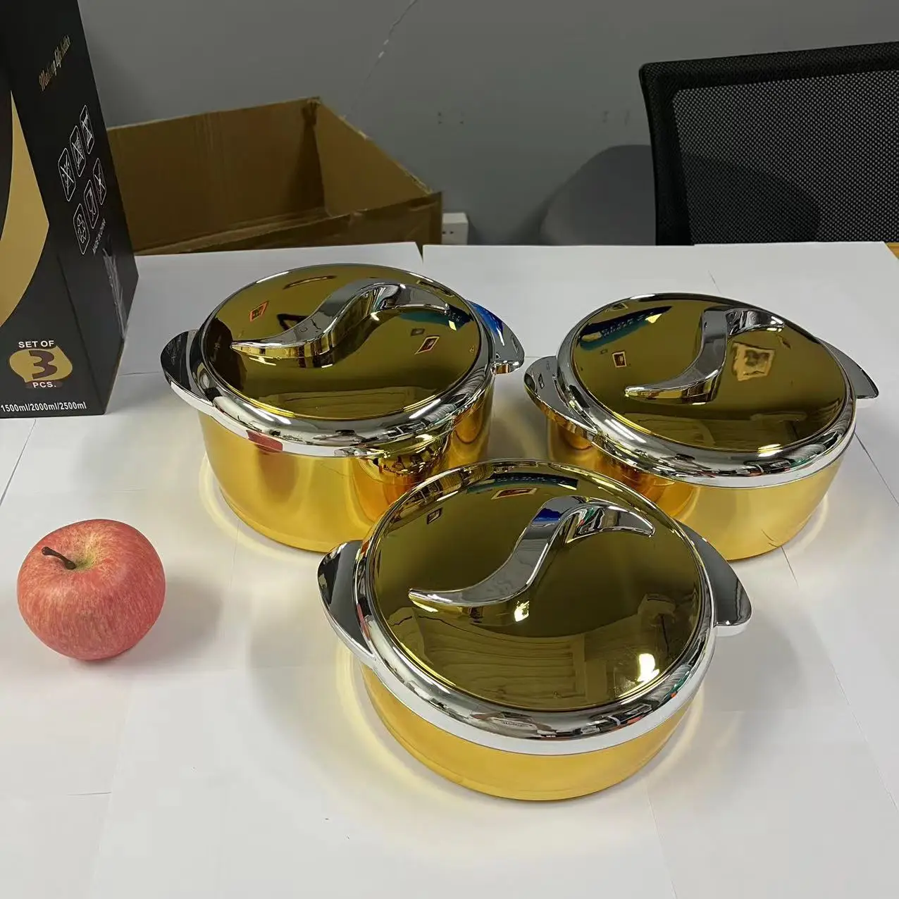 https://ae01.alicdn.com/kf/S53c6c50df7b54dfdb07c870bcd9415b41/3PCS-SET-1-5L-2-0L-2-5L-Electroplating-Thermal-Food-Warmer-Container-Insulated-Lunch-Box.jpg