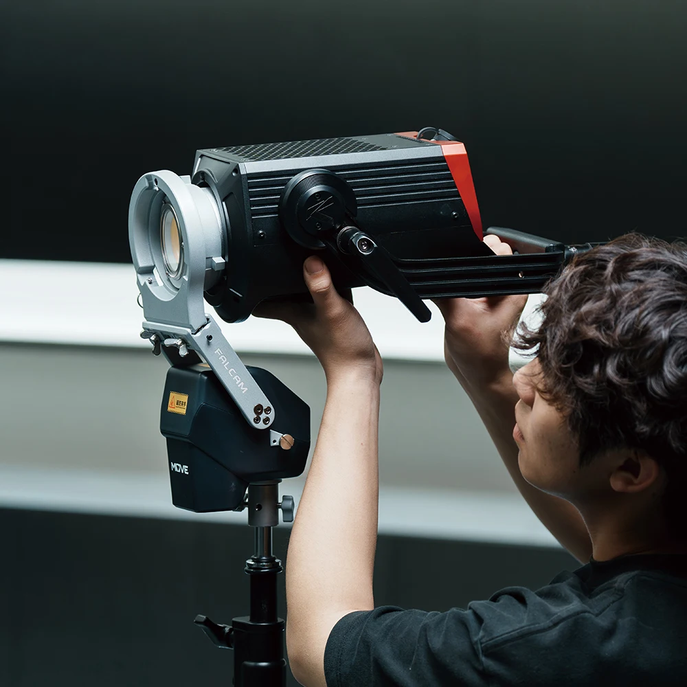 Ulanzi FALCAM Move LightGo Remote Control Lighting System with Bluetooth APP 450° Light Adjustment for Bowens Mount 6kg Max Load