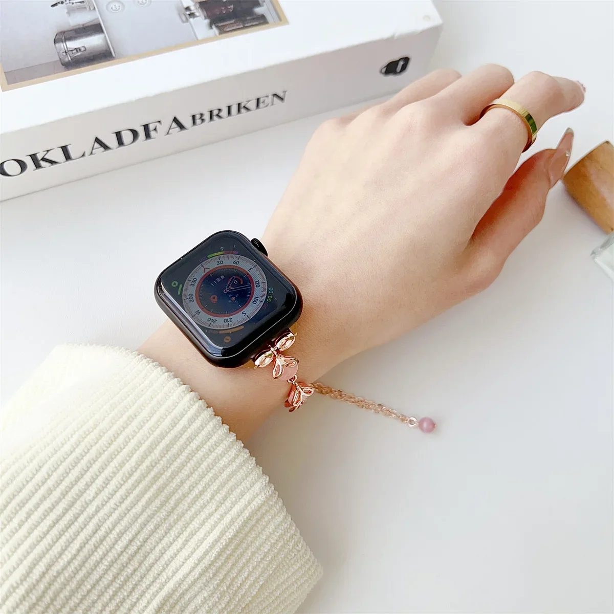 Bracelet de montre pour iWatch 42/44/45/46/49 mm 38/40/41 mm Bracelet de montre tendance en métal pour montres de la série Ultra2 Série 10/9/8/7/6/5/4/3/2/1_voghion.com