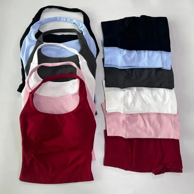 Ensemble de sport 2 pièces sans logo pour femme : débardeur dos nu et short taille haute froncé sans couture – Tenue de gym, sportswear, entraînement, yoga 1
