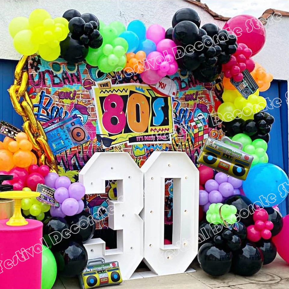 Set Décorations De Fête Années 90 - Backdrop, Cameroon