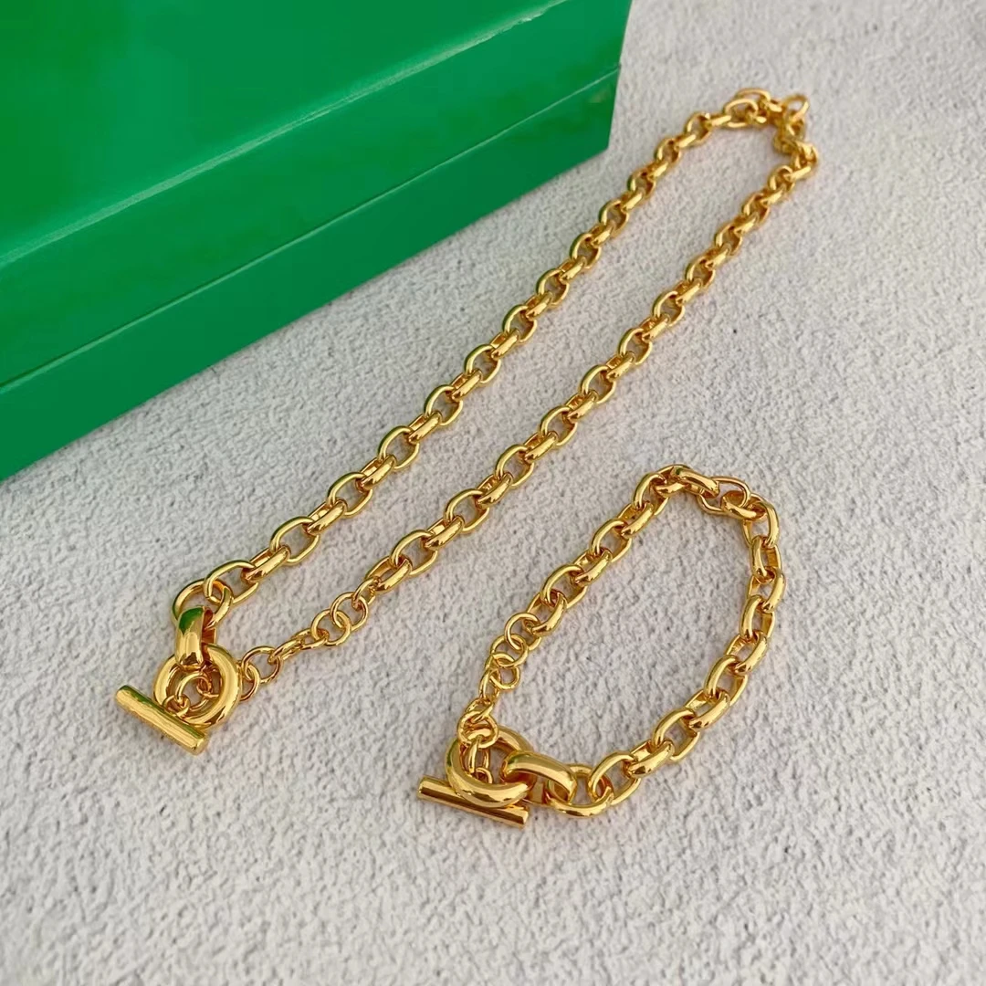 

Trendy hip-hop cool style, simple and personalized, domineering titanium steel OT buckle chain necklace