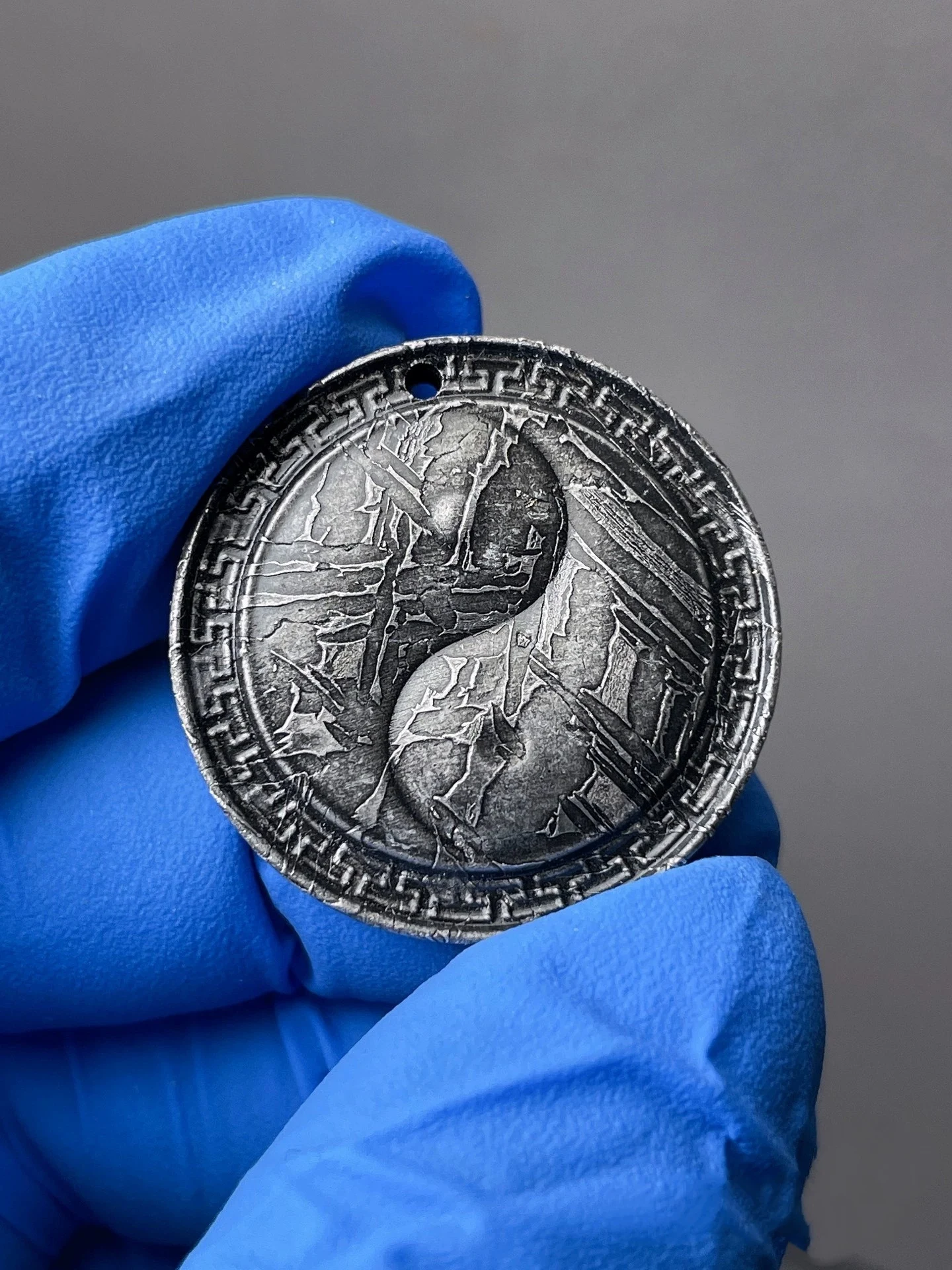 Rare Meteorite Round Plate Pendant Double Sided Carved Tai Chi Pattern Home Falling Stone Craft Decoration Gift 28X5.8mm 4