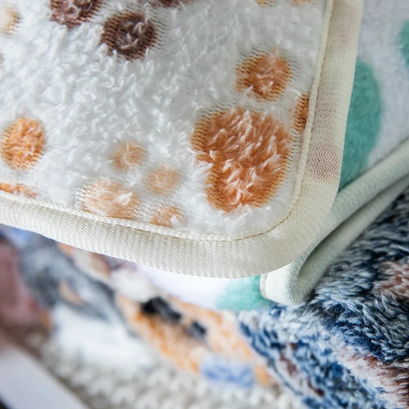 Pet Blanket Coral Fleece Pet Sleeping Blanket Soft Fluffy Dog Cat Cover Warm Breathable Comfortable Sleeping Sheet Mat