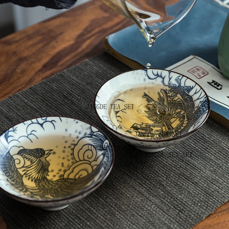 Single blue and white porcelain bamboo hat owner's teacup ceramic tea and wine tasting cup household small wine bowl