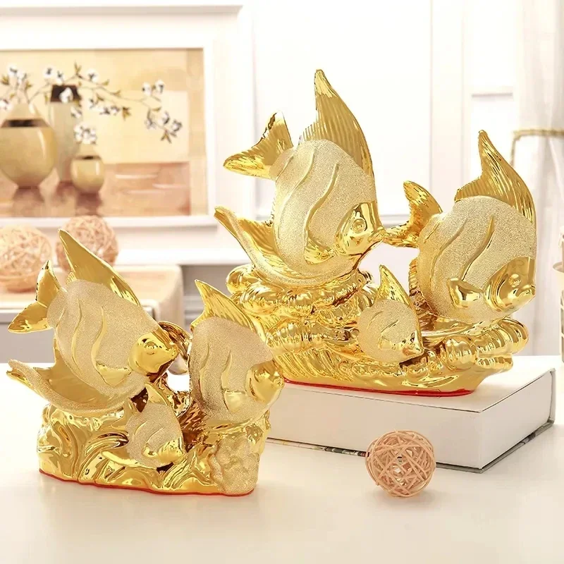 

European Wedding Decor Crafts Ceramic Creative Room Decoration Handicraft Gold Fish Porcelain Figurines Decorations