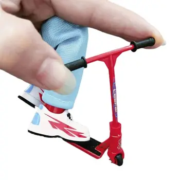 Mini Monopattino da Dito per Bambini, Simulazione di Movimento, in Lega, per Allenamento delle Dita, Skateboard da Dito, Regalo per le Vacanze