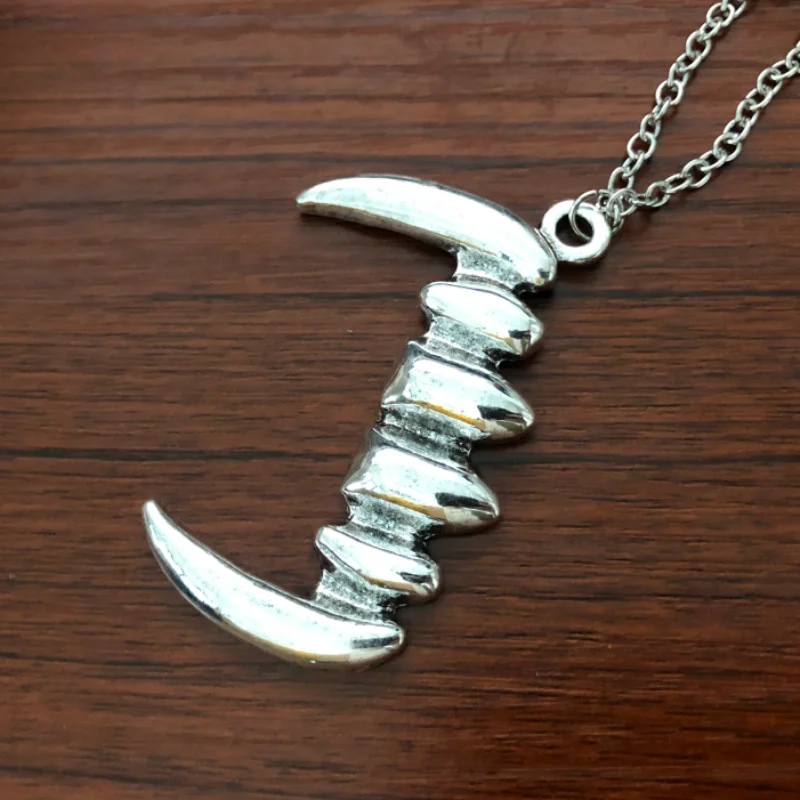 Gothic Vampire Teeth Necklace Bleeding Tusk Skeleton Pendant Fang
