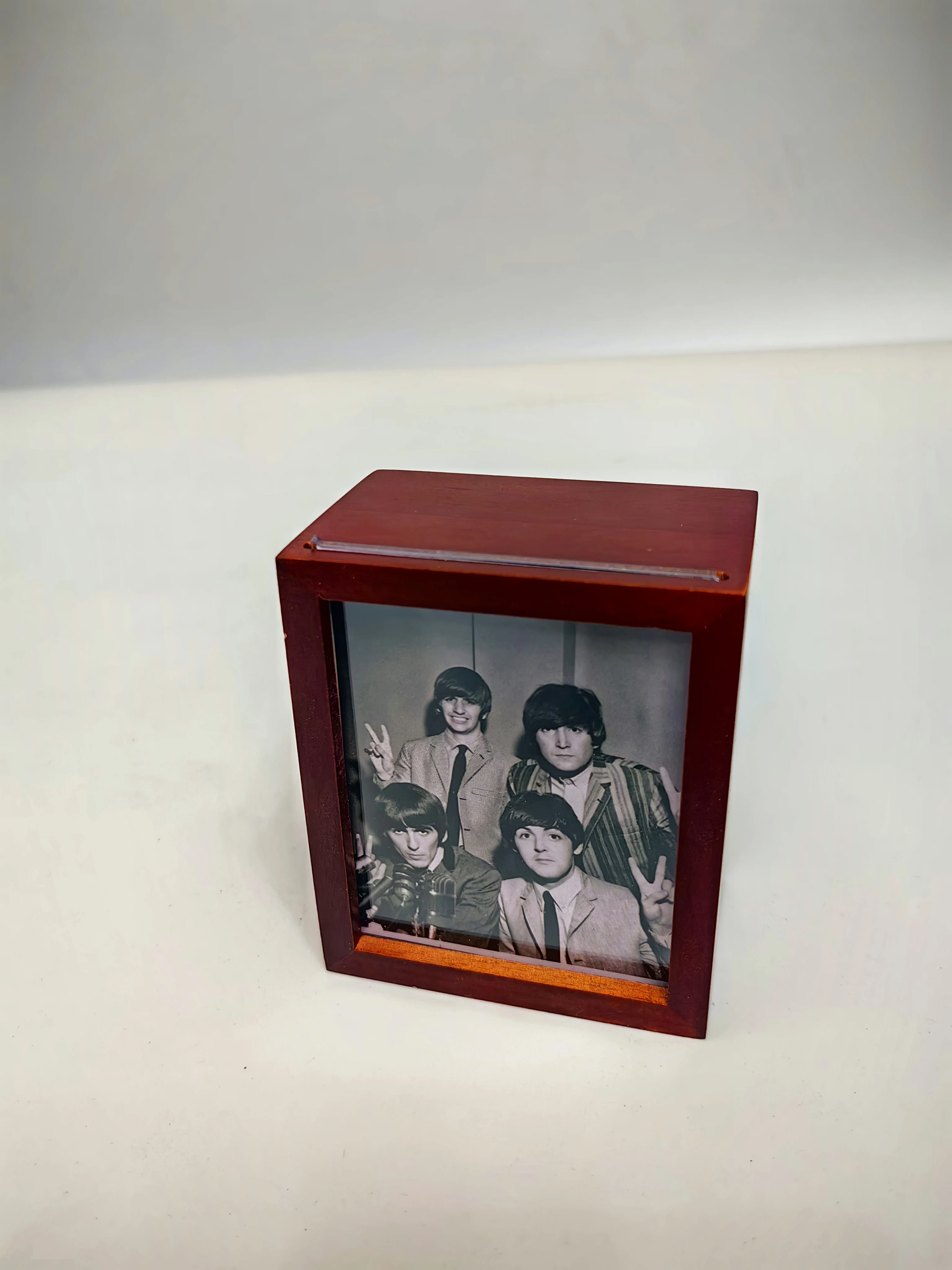 MissLiGarden Wooden Music Box, Picture Frame, 70 Music Options Available.