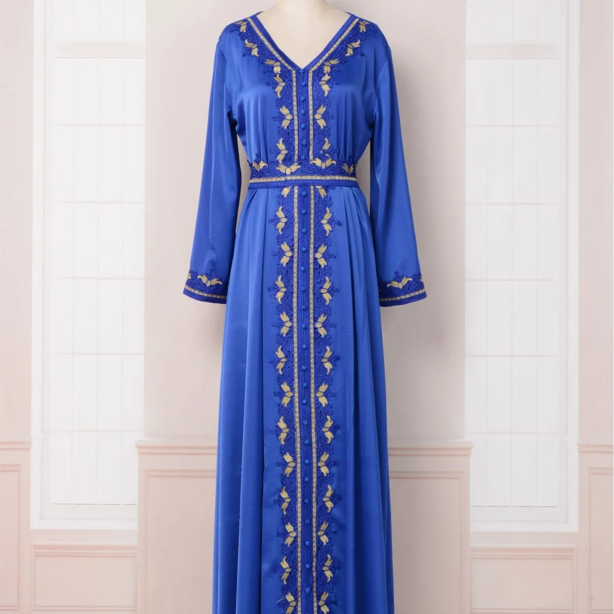 

2024 New Embroidered Muslim Robe Women's Style Long Ethnic Style Dress Abaya
