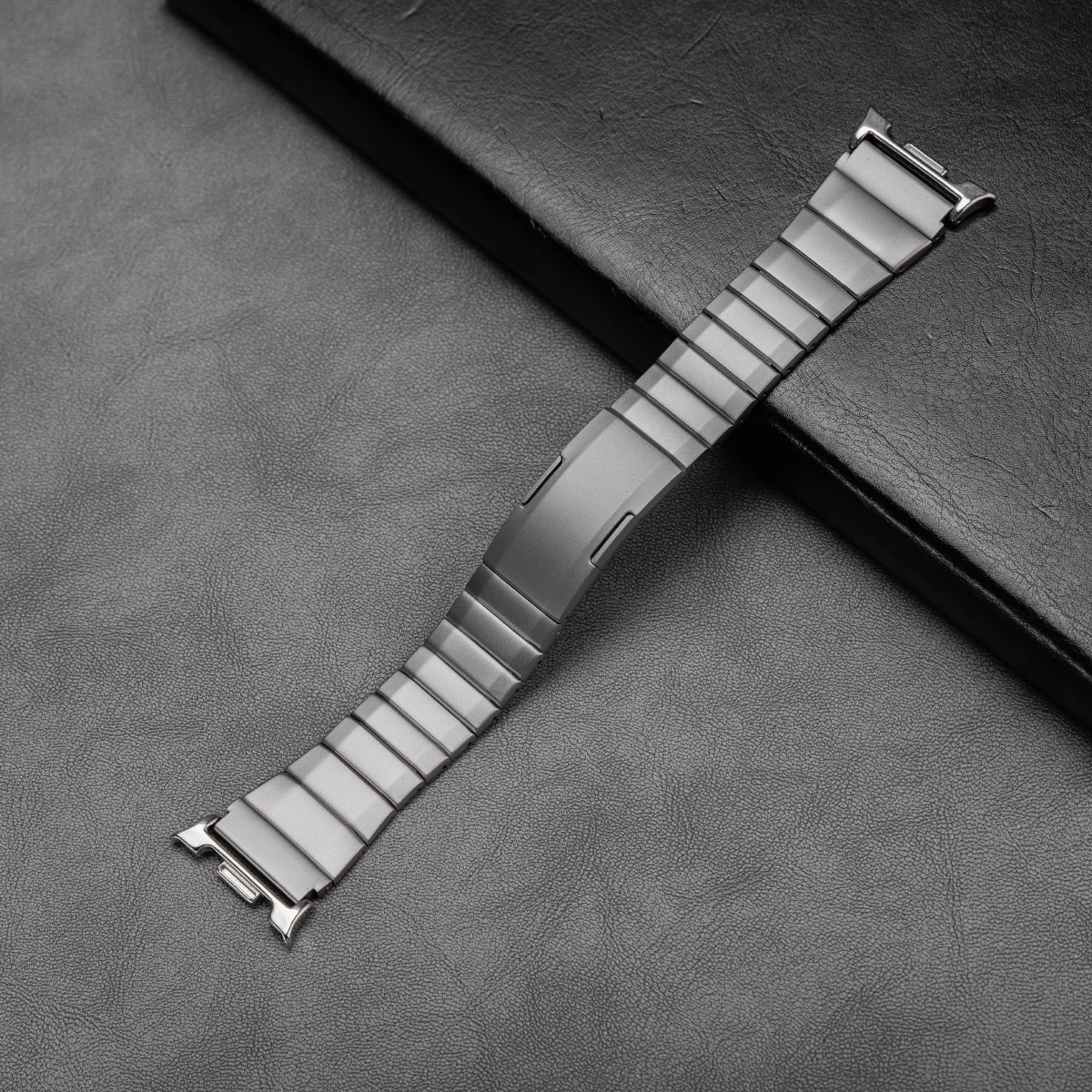 Premium Stainless Steel Smartwatch Band - Elegant and Durable Wrist Strap
