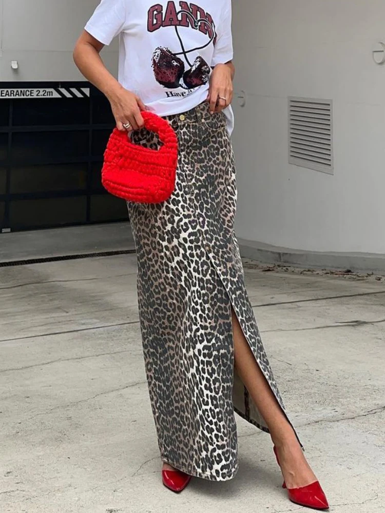 

DEEPTOWN Tan Leopard Print Maxi Skirt Women Vintage Streetwear High Waist Split Sexy Denim Long Skirt 2024 Female cheetah skirt