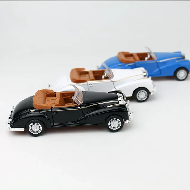 

1:32 Mini Alloy Retro Convertible Vintage Car Diecast Model Metal Toy Vehicle Simulation Cake Ornaments Small Car Toys for boys