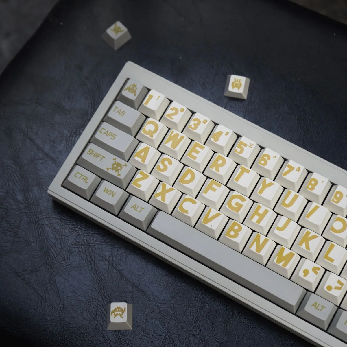 

FD20397111 Keycaps Retro Gold Large Letter 147 Key Personalized PBT keycaps Upgraded Cherry profile For Mechanical Keyboard