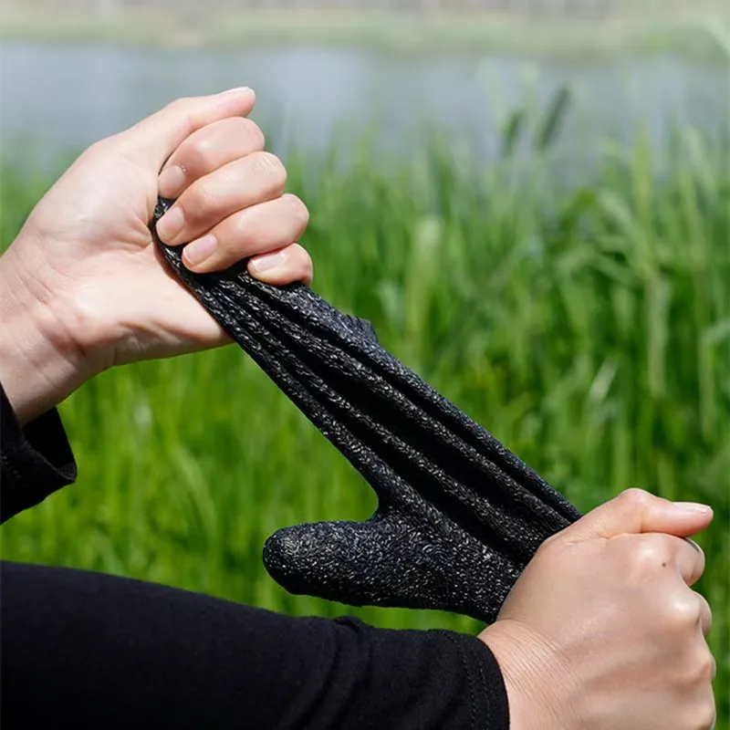 Multi functional anti slip wear-resistant anti stab puncture waterproof portable outdoor fishing gloves fishing gloves