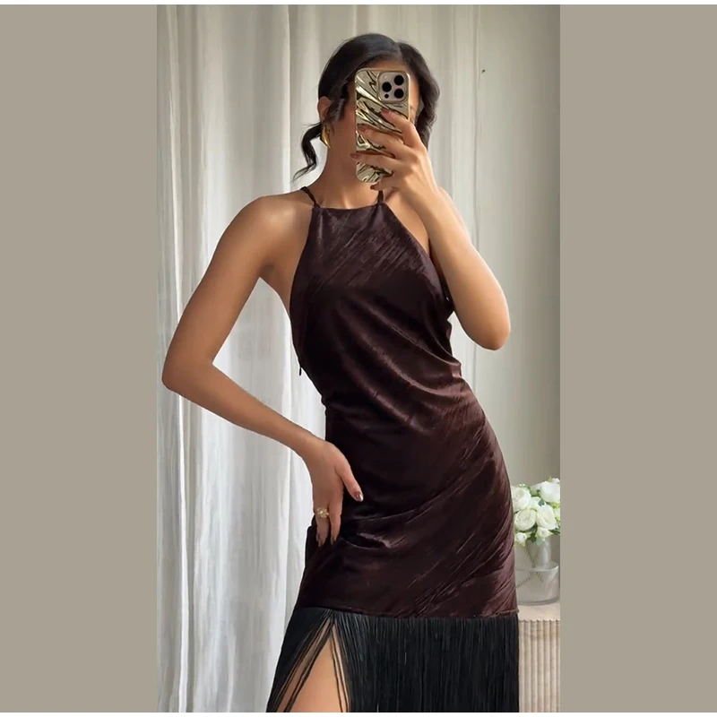 Dunkelbraunes Samt-Maxikleid mit Quasten für Damen, ärmellos, Neckholder, Taille, Cinching-Kleider, 2023, Herbst-Winter-Abend-Party-Robe – Detail 14