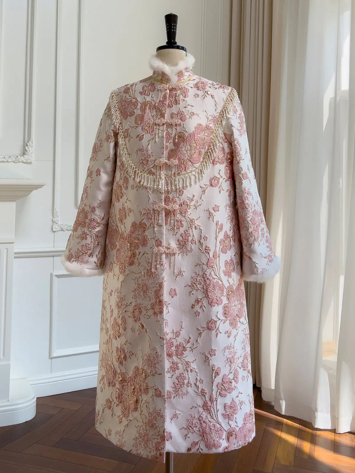 Chinese Style Autumn Winter Fashion Women's High Quality Perals Tassel Jacquard Overcoat F120