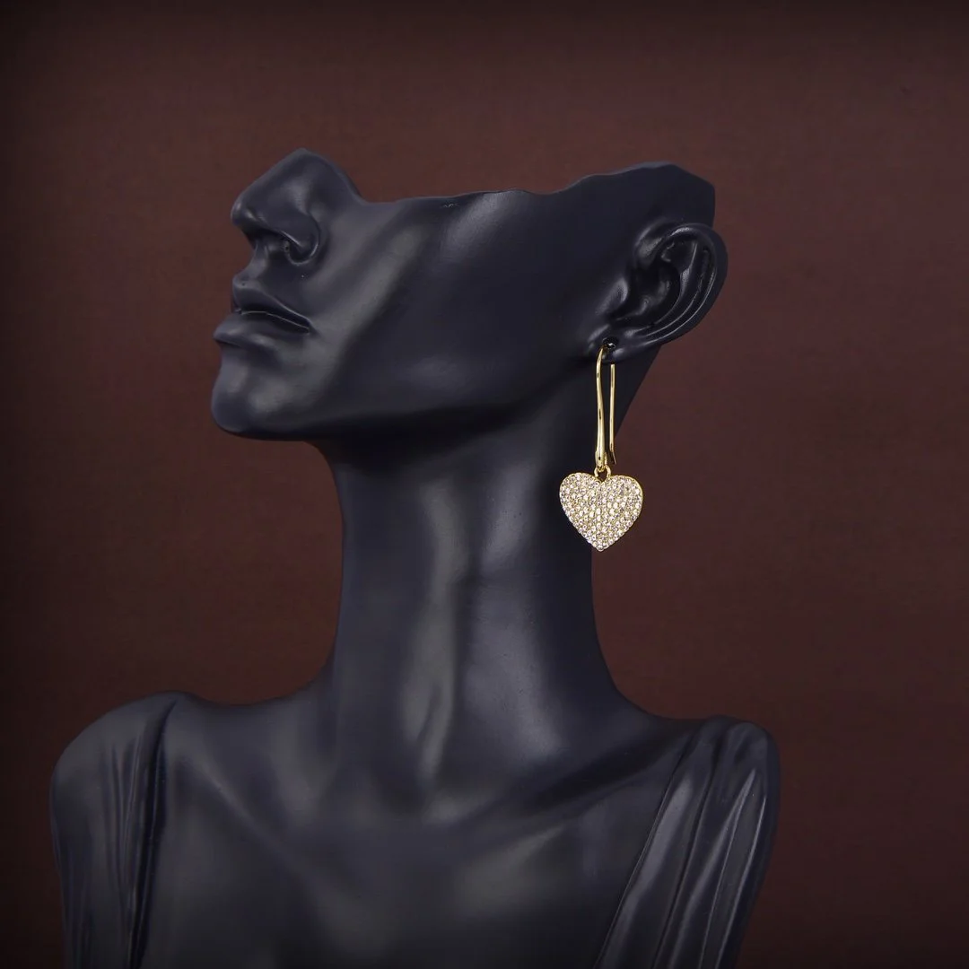 2022 Hot Brand White Diamond Love Dirty Earrings Earrings Simple And Generous Fashion Versatile Golden Banquet ExquisiteEar