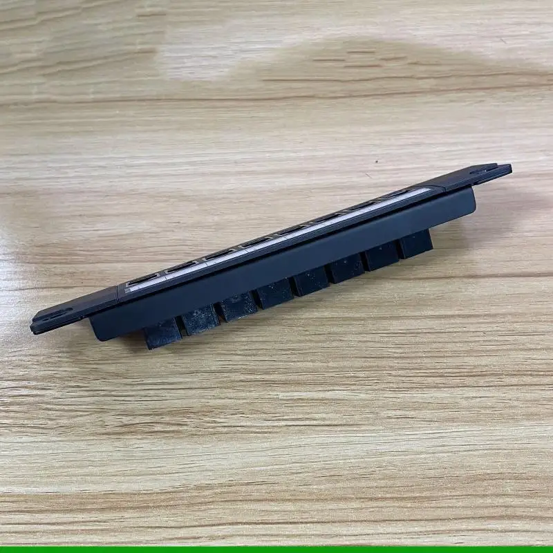U55C 이더넷 패치 패널 CAT5e 8 포트 RJ45 벽 및 랙 마운트 키스톤 잭 모듈
