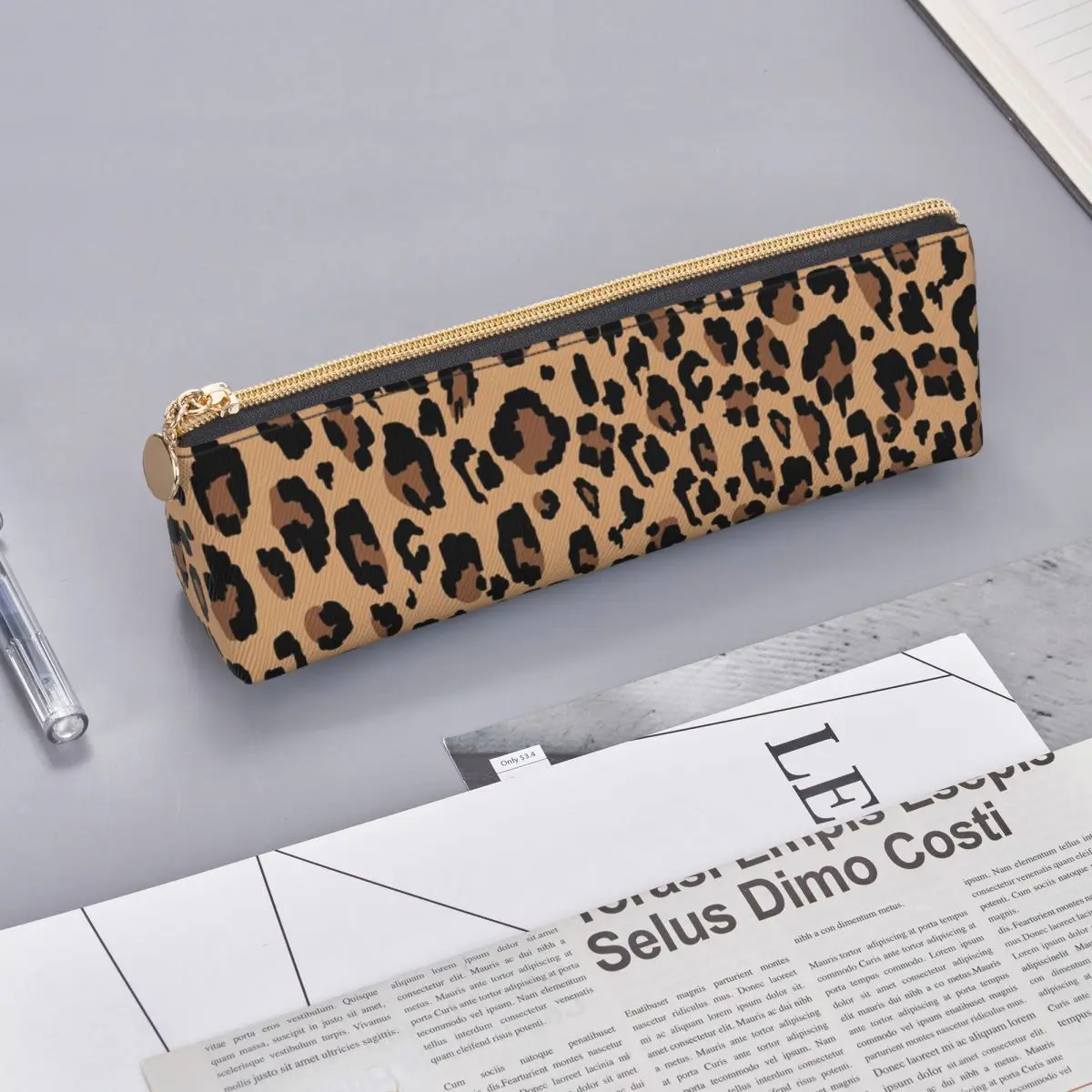 Retro Leopard Triangle Pencil Case Jungle Animal Print Girls Boys College Zipper Pencil Box Kawaii Leather Pen Bag 6