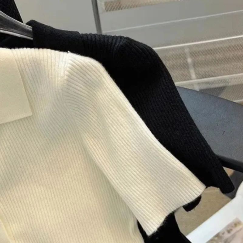 T-shirt da donna in maglia a costine con colletto polo, colore bianco crema, a maniche corte, elasticizzata, leggera, slim fit, per tutti i giorni, estiva, casual - immagine 2