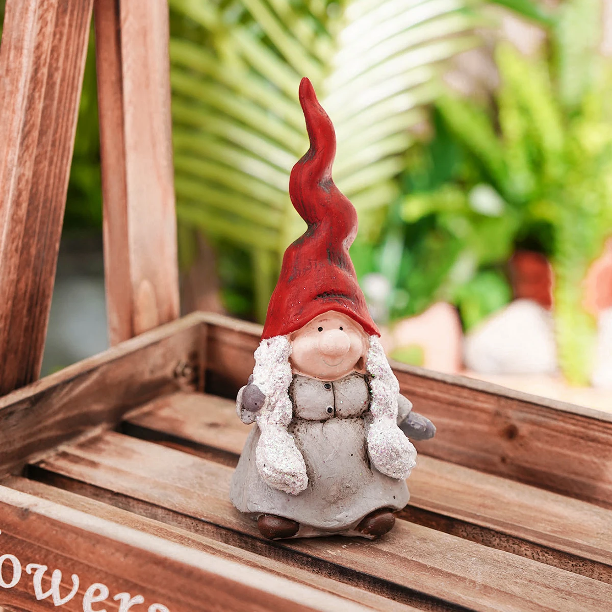 1PC, a cute statue of an old lady in a red hat, a hand-painted garden decorative handicraft made of resin