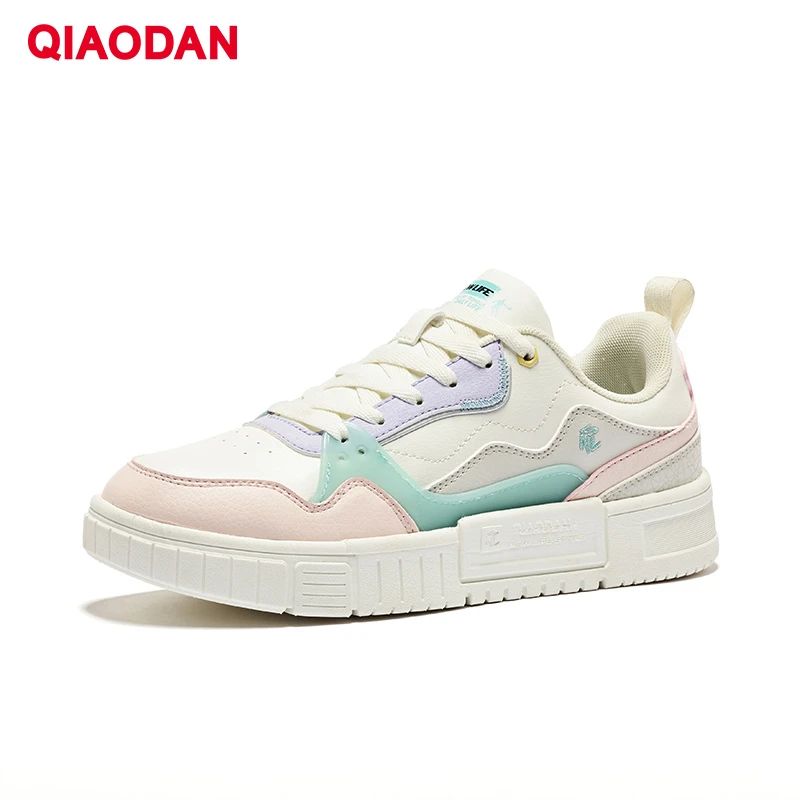 QIAODAN Sneakers Women 2023 Autumn New Commuter Casual Anti-Slippery Balanced Comfortable Skateboarding Shoes GM12230507