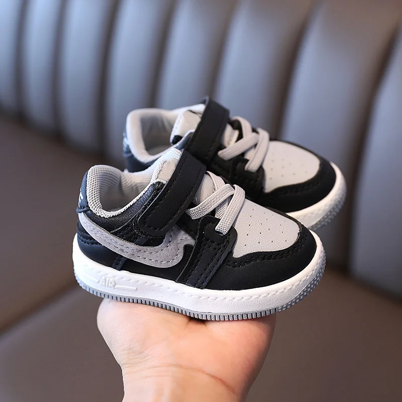 Classic 2022 Hot Sales Lace Up Baby Sneakers High Quality Soft Girls Boys Shoes Excellent Lovely First Walkers Infant Tennis