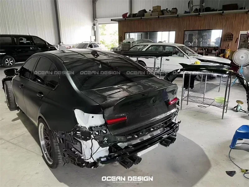 Рисунок 4 - Автозапчасти из углеродного волокна