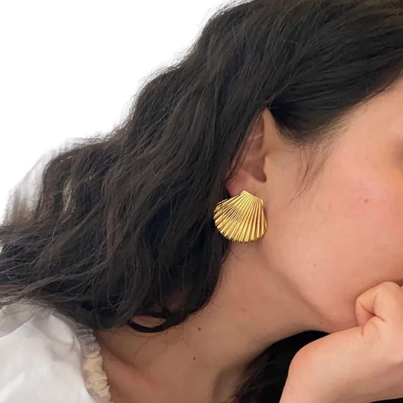 Happiness Boutique Orecchini a Cerchio Charm Conchiglia Placcati Oro | Orecchini Tondi Bijoux Acciaio Inossidabile : Happiness Boutique
