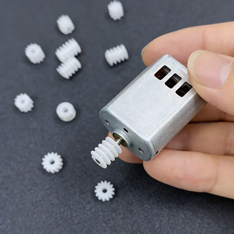 10pc 0.5 모듈러스 플라스틱 기어 7-10T 톱니 1-2mm 샤프트 RC 자동차/로봇 변속기 웜/헬리컬 기어용