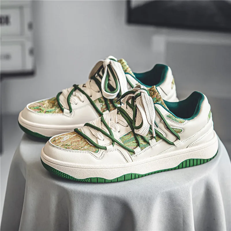 Vintage Fashion Men Sneakers Casual Graffiti Hong Kong Style Skateboard