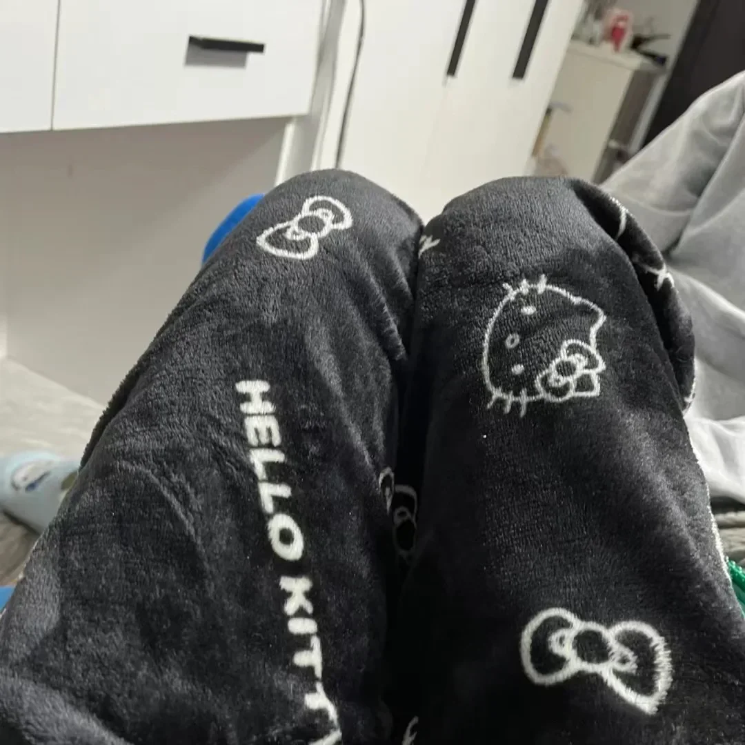 thumbnail image 1 of Pantalones de pijama gruesos y cálidos de franela con dibujos animados de Hellokitty de Sanrioed, pantalones holgados y cómodos de estilo kawaii, ropa de casa suave para niñas, 1 of 5