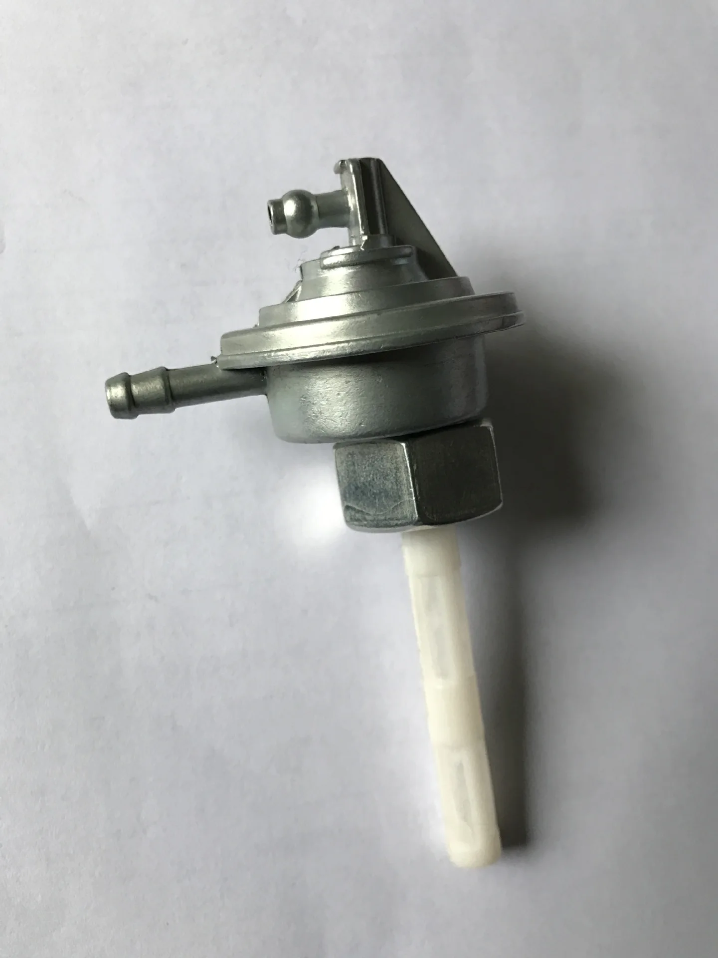 Motorcycle Oil Switch Robinet Benzina Cu Piulita [ Vacuum ] -