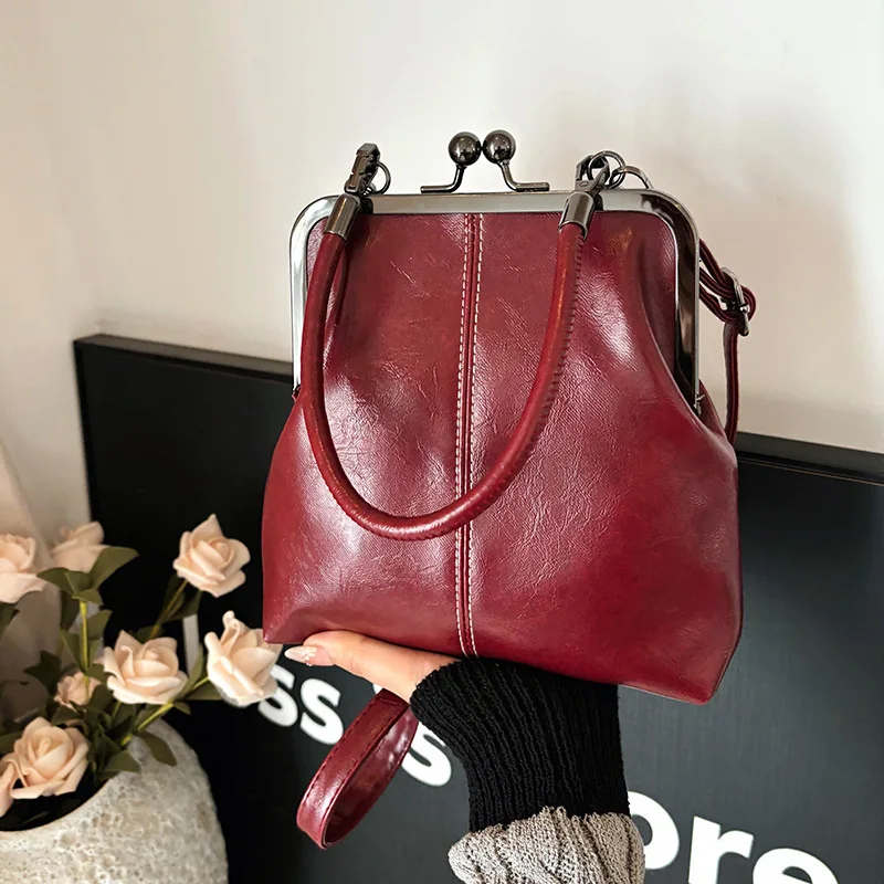 Elegant Kiss Lock Shoulder Bag PU Leather Retro Chinese Style Crossbody Bag Solid Color Large Capacity Vintage Women's Handbag