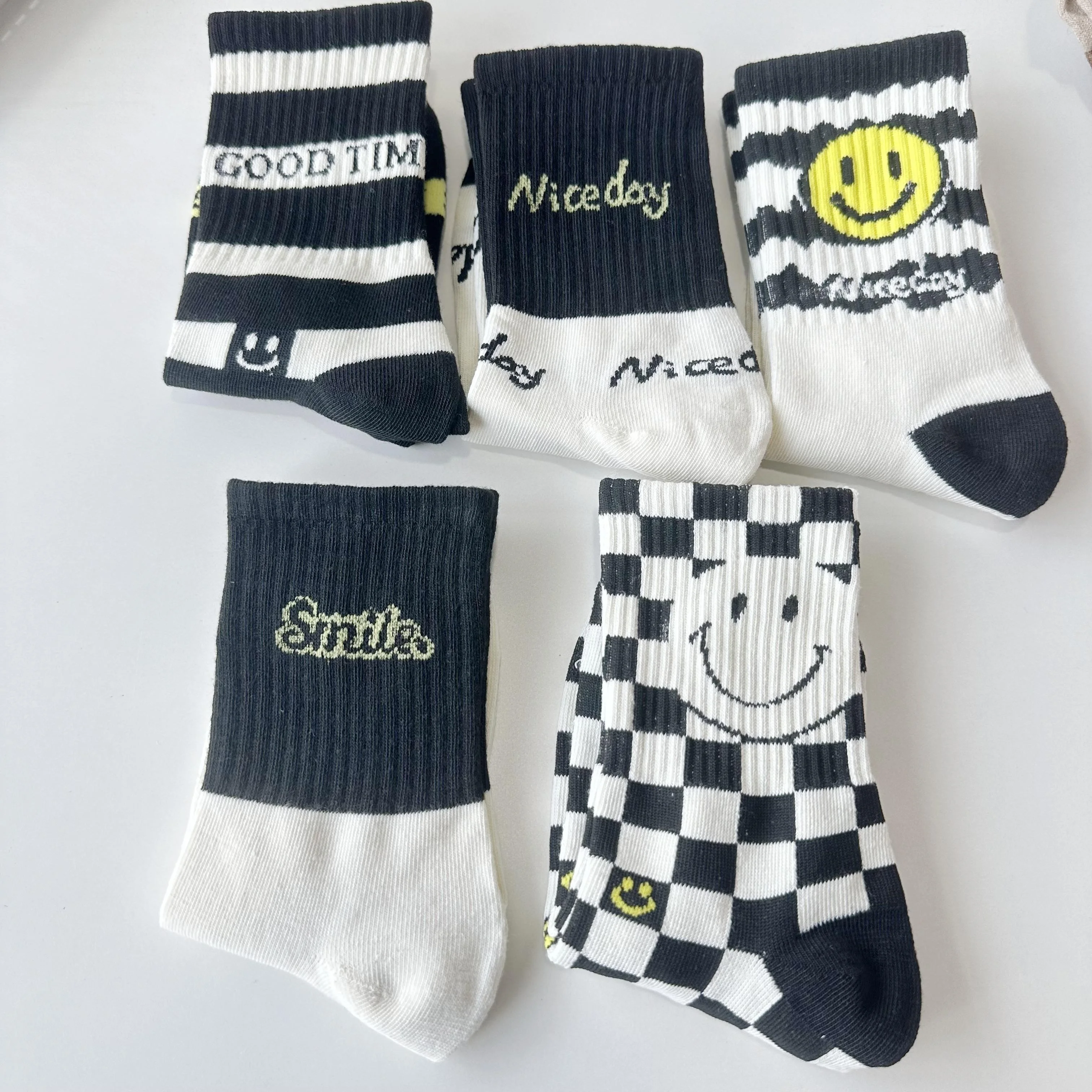 Unisex Black & White Smiling Sports Socks - 5 Pairs