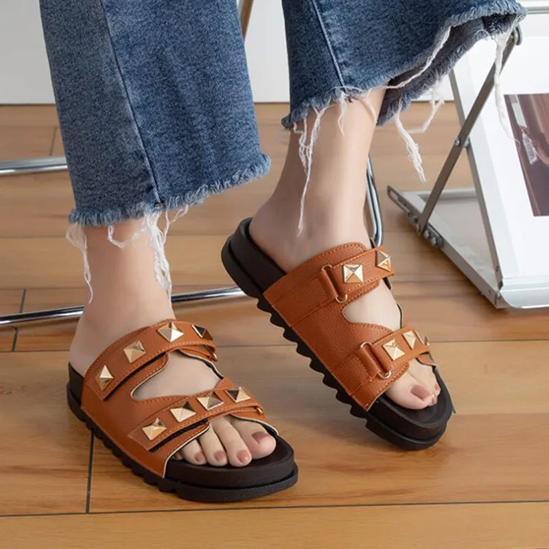 Women Flip Flops Flats Big Size Female Shoes Summer New Rivet 2023 Casual Indoor Round Toe Ladies Slides Outside Cloud Slippers