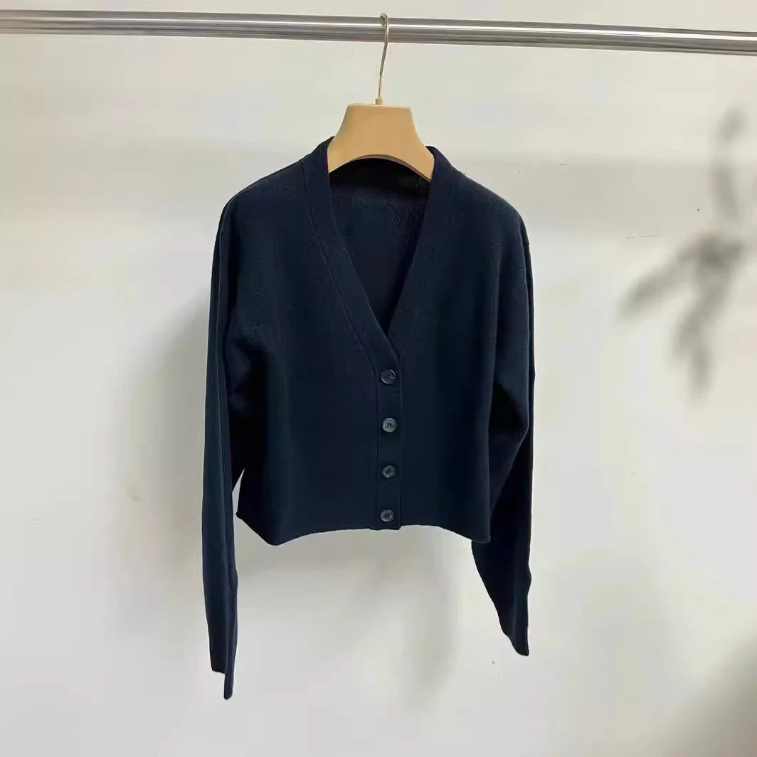 

Women's French Casual Versatile Letter Embroidered V-neck Knitted Cardigan Jacket