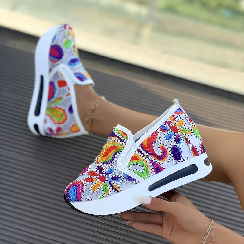 Women Sneakers New Embroidery Thick Platform Sneakers Women Breathable Mesh Loafers Spring Autumn Slip on Casual Shoes for Women 4