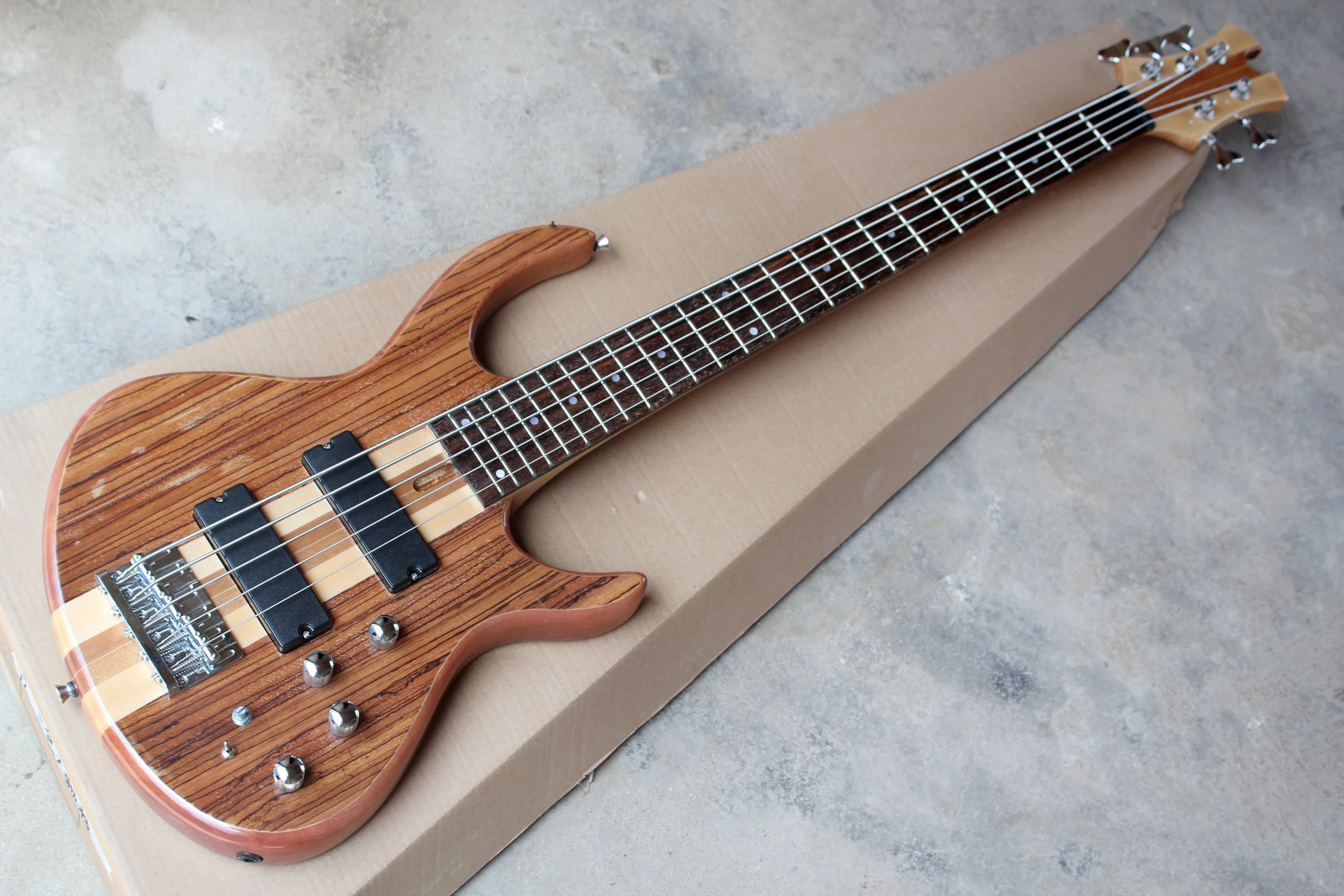 Factory Direct High Quality 5 String Electric Bass Guitar with Chrome Hardware Offer Customize MIFS-6009