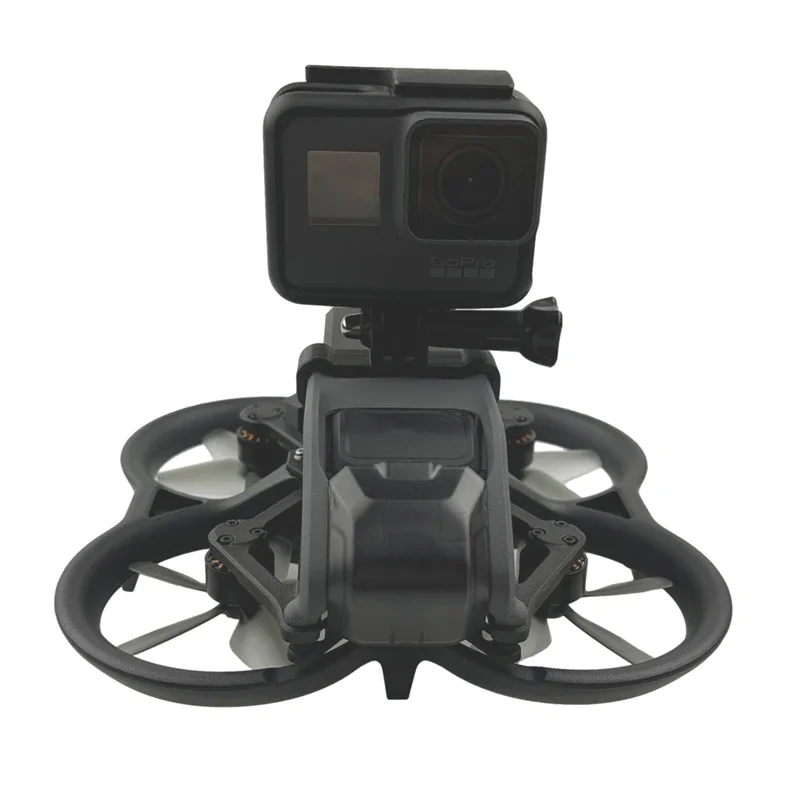 Support fixation caméra sport pour GoPro Insta360 DJI action drone Avata, utilisé avec une caméra d'action sur un drone Avata en vol