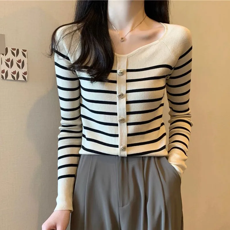 

2023 Autumn Winter Pull Femme Korean Fashion Striped Button Sweater For Women Long Sleeve Knitted Pullovers Slim Crop Top Female