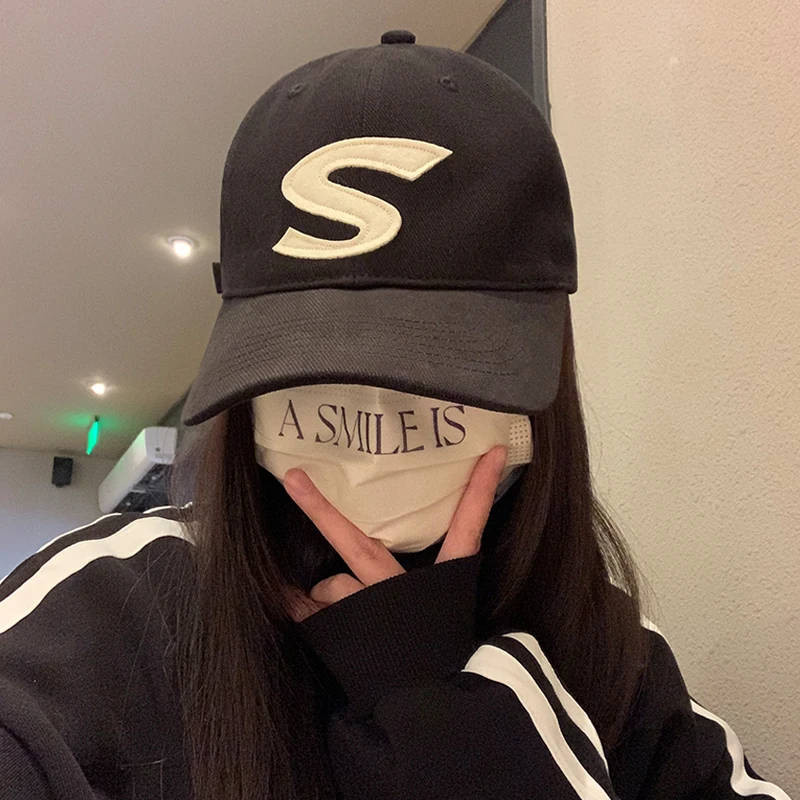 Black S Letter Design Casual All-Matching Baseball Cap Women's Ins Blogger Style Show Face Small Wide Brim Peaked Cap Men's