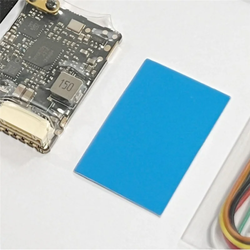 Boîtier et accessoires du TBS Unify Pro32 Nano 800mW VTX, un émetteur vidéo FPV léger avec SmartAudio.